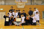 この日は三愛カップに参加してきました。この大会は、各トーナメントブロックの上位3チームが決勝トーナメントに進出できるということで、朝から子供達も気合充分！試合の方は、全試合を通して高いモチベーションで試合に臨めていて、チームとしてやるべきことを全員でやりきろうとする姿勢がみえて、内容のいい試合ばかりでした。結果は準決勝で敗退したものの、3位決定戦で勝利しての3位。決勝トーナメント進出、おめでとう！課題はまだまだあるものの、子供達にとっては最近の課題の一つだった試合の入り方を自分達の力で乗り越えることができて、自信がもてる良い1日になったのではと思います。最後になりましたが、主催者チームのコーチ、保護者の皆さん、また帯同されたコーチ、保護者の皆さん、1日お世話になり有難うございました。