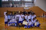 Jロケッツさん主催のサマーカップIN十四山に参加しました。1回戦、2回戦と試合内容もよく順調に勝ちあがり、Jロケッツさんとの決勝戦。前半は、何とか食らいつくもリードされる苦しい展開。後半は運動量の落ちないJロッケツさんに圧倒され、良いところなく敗戦。結果は準優勝でした。決勝戦は完全に走り負けの内容でしたが、それよりも試合の終盤に気持ちがきれてルーズボールやリバウンドを取りに行く姿勢が見られなかったのが残念でした。どんな試合でも最後まで気持ちを切らさずプレイできるよう、日々の練習から取り組んでいって欲しいなと思いました。まだ暑い日が続くけど、チームみんなで上を目指して頑張っていこう！大会運営にご尽力してくださったスタッフの皆様、並びに帯同していただいたコーチ、保護者の皆様、暑い中1日お世話になりました。有難うございました。